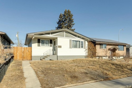 3640 Dover Ridge Drive Se, Calgary, AB - Outdoor