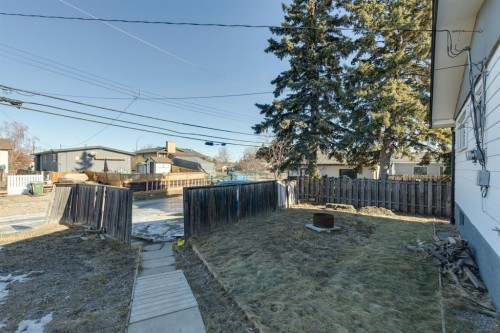 3640 Dover Ridge Drive Se, Calgary, AB - Outdoor