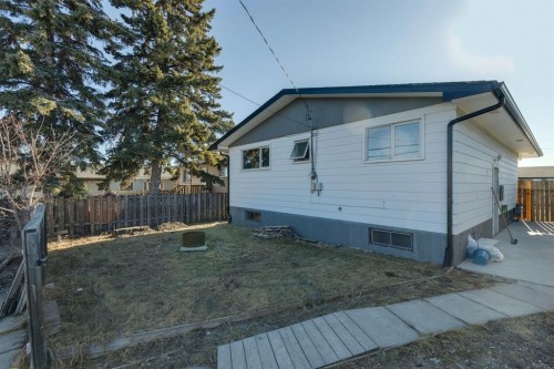 3640 Dover Ridge Drive Se, Calgary, AB - Outdoor