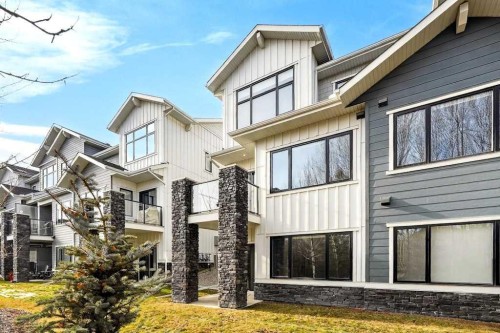 168 Crestridge Common Sw, Calgary, AB - Outdoor