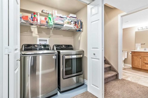 142 Freeman Way Nw, High River, AB - Indoor Photo Showing Laundry Room