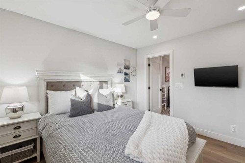 412 Athlone Road Se, Calgary, AB - Indoor Photo Showing Bedroom