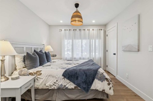 412 Athlone Road Se, Calgary, AB - Indoor Photo Showing Bedroom
