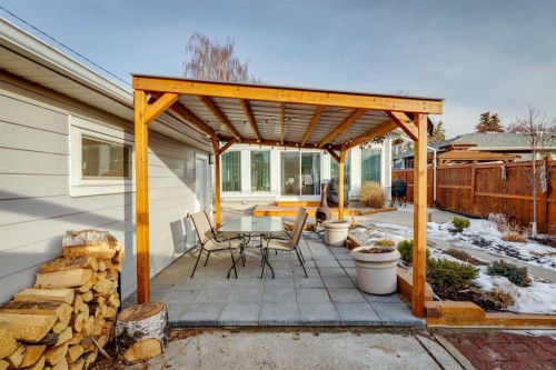 412 Athlone Road Se, Calgary, AB - Outdoor