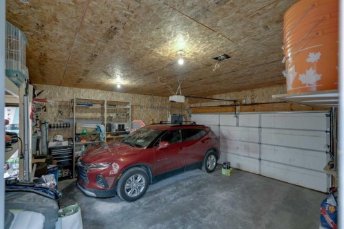 43 Covington Rise Ne, Calgary, AB - Indoor Photo Showing Garage