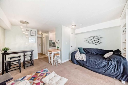 303-319 2 Avenue, Strathmore, AB - Indoor