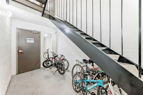 303-319 2 Avenue, Strathmore, AB - Indoor Photo Showing Other Room