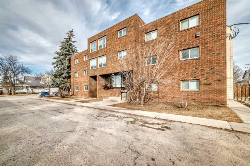 303-319 2 Avenue, Strathmore, AB - Outdoor