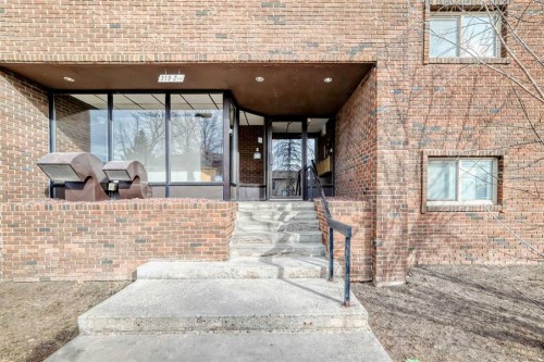 303-319 2 Avenue, Strathmore, AB - Outdoor