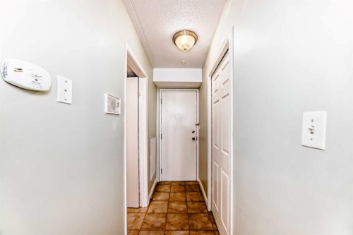 303-319 2 Avenue, Strathmore, AB - Indoor Photo Showing Other Room