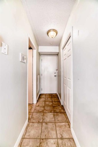 303-319 2 Avenue, Strathmore, AB - Indoor Photo Showing Other Room