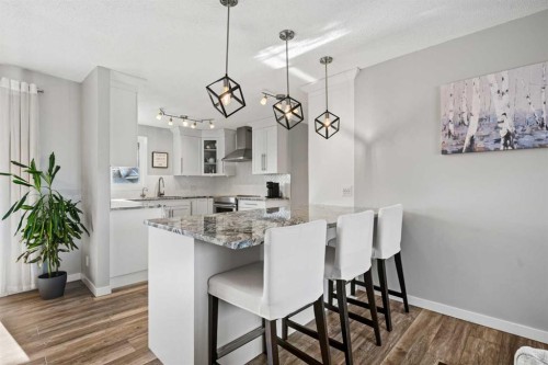 304 Wascana Crescent Se, Calgary, AB - Indoor Photo Showing Other Room