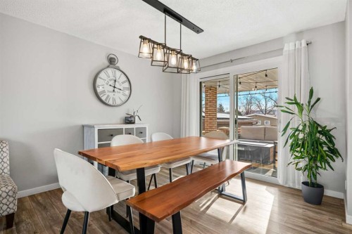 304 Wascana Crescent Se, Calgary, AB - Indoor Photo Showing Dining Room