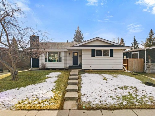 304 Wascana Crescent Se, Calgary, AB - Outdoor