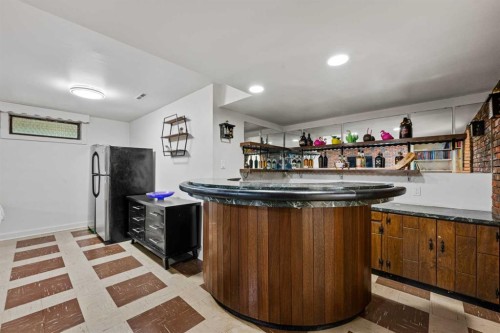 304 Wascana Crescent Se, Calgary, AB - Indoor