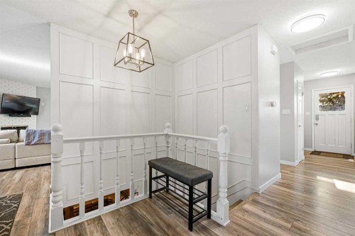 304 Wascana Crescent Se, Calgary, AB - Indoor Photo Showing Other Room