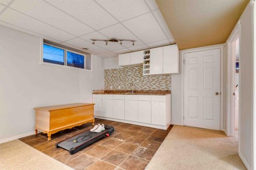 307 Regal Crescent, Trochu, AB - Indoor Photo Showing Other Room