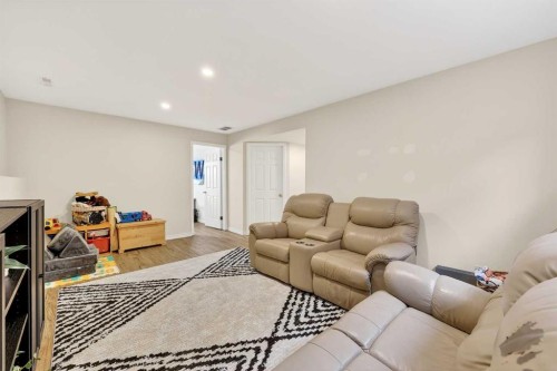 250 Cimarron Boulevard, Okotoks, AB - Indoor