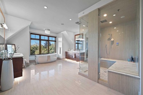 31 Spring Valley Heights Sw, Calgary, AB - Indoor Photo Showing Other Room