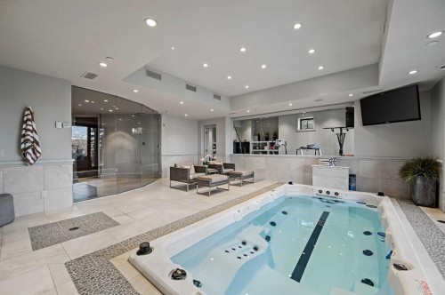 31 Spring Valley Heights Sw, Calgary, AB - Indoor Photo Showing Other Room