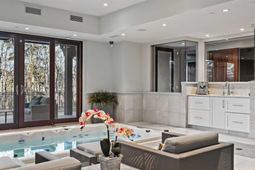 31 Spring Valley Heights Sw, Calgary, AB - Indoor Photo Showing Other Room