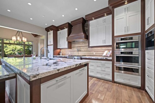 31 Spring Valley Heights Sw, Calgary, AB - Indoor Photo Showing Kitchen With Upgraded Kitchen
