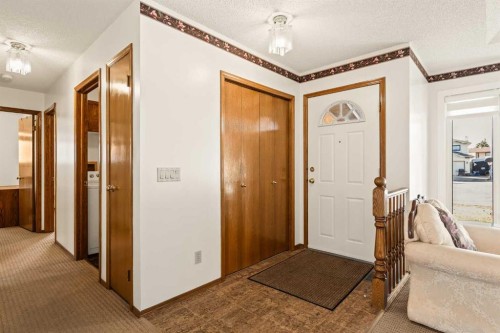 224 Eldorado Place Ne, Calgary, AB - Indoor Photo Showing Other Room