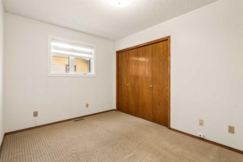 224 Eldorado Place Ne, Calgary, AB - Indoor Photo Showing Other Room
