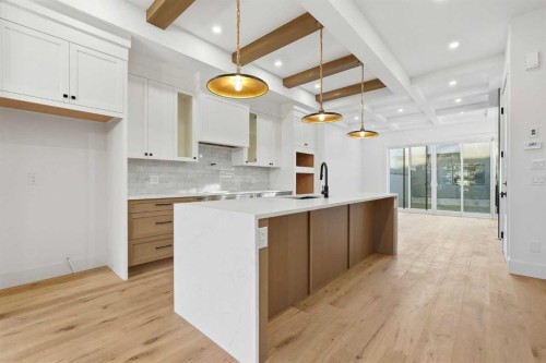 3515 42 Street Sw, Calgary, AB - Indoor Photo Showing Kitchen