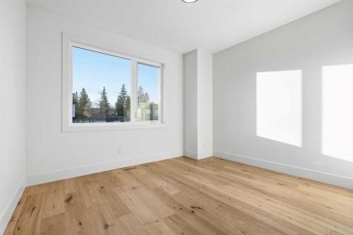 3515 42 Street Sw, Calgary, AB - Indoor Photo Showing Other Room