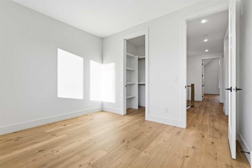 3515 42 Street Sw, Calgary, AB - Indoor Photo Showing Other Room