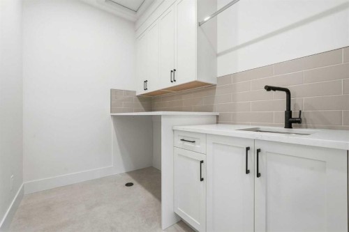 3515 42 Street Sw, Calgary, AB - Indoor