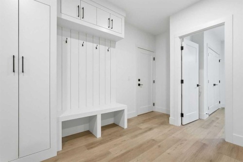 3515 42 Street Sw, Calgary, AB - Indoor Photo Showing Other Room