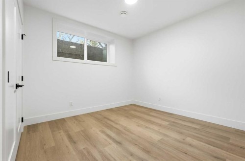 3515 42 Street Sw, Calgary, AB - Indoor Photo Showing Other Room