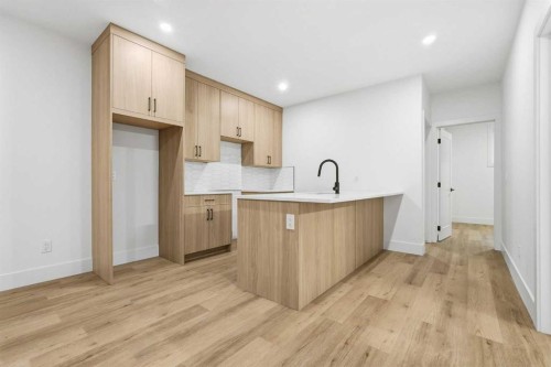 3515 42 Street Sw, Calgary, AB - Indoor Photo Showing Kitchen