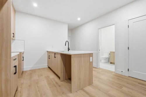 3515 42 Street Sw, Calgary, AB - Indoor Photo Showing Other Room