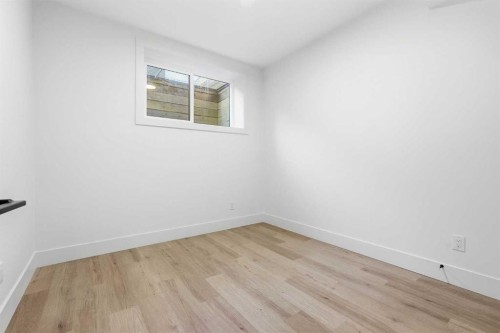 3515 42 Street Sw, Calgary, AB - Indoor Photo Showing Other Room