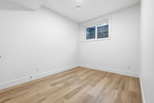 3515 42 Street Sw, Calgary, AB - Indoor Photo Showing Other Room