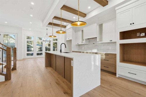 3515 42 Street Sw, Calgary, AB - Indoor Photo Showing Kitchen With Upgraded Kitchen