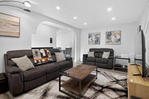 128 Bernard Close Nw, Calgary, AB 