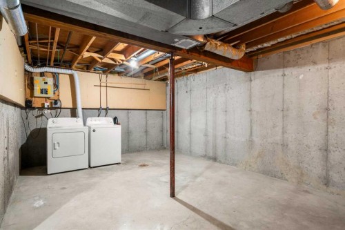 93-1155 Falconridge Drive Ne, Calgary, AB - Indoor Photo Showing Laundry Room