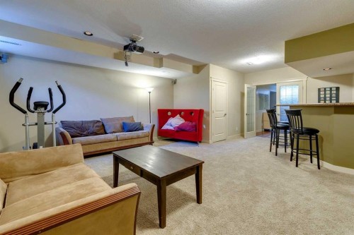 446 18 Avenue Ne, Calgary, AB - Indoor Photo Showing Other Room