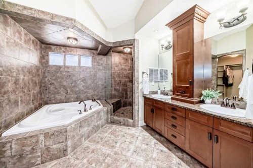 36 Dalrymple Green Nw, Calgary, AB - Indoor Photo Showing Bathroom