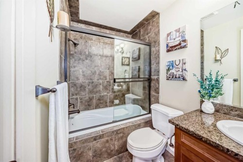 36 Dalrymple Green Nw, Calgary, AB - Indoor Photo Showing Bathroom