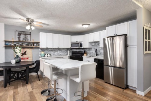 31-528 Cedar Crescent Sw, Calgary, AB - Indoor Photo Showing Kitchen