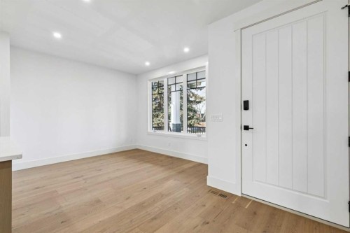 1835 Braemar Place Sw, Calgary, AB - Indoor Photo Showing Other Room