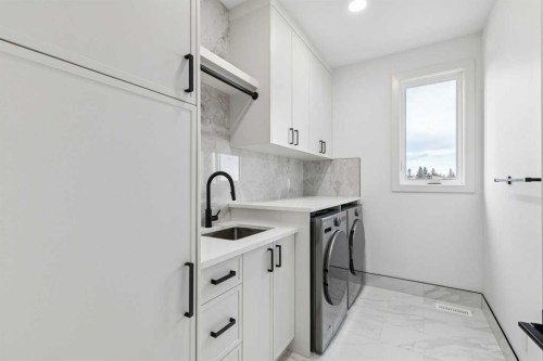1835 Braemar Place Sw, Calgary, AB - Indoor Photo Showing Laundry Room