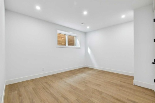 1835 Braemar Place Sw, Calgary, AB - Indoor Photo Showing Other Room