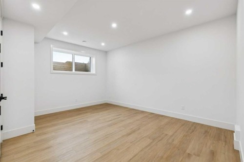 1835 Braemar Place Sw, Calgary, AB - Indoor Photo Showing Other Room