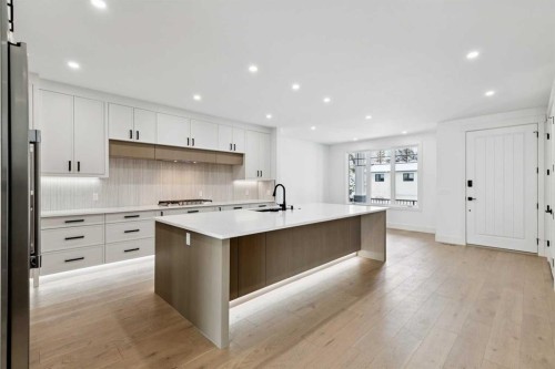 1835 Braemar Place Sw, Calgary, AB - Indoor Photo Showing Kitchen With Upgraded Kitchen